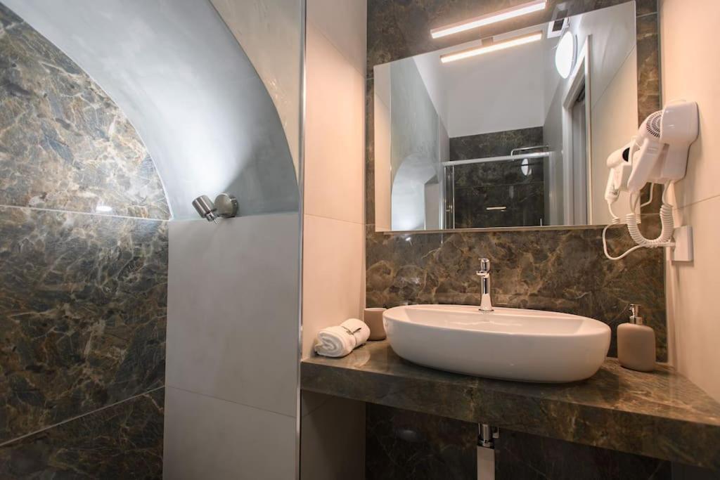 Alessia Holiday House 90Mq Salerno Centro Экстерьер фото